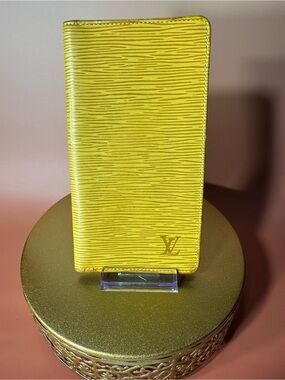LOUIS VUITTON Yellow Epi Leather Credit Card And Currency Wallet